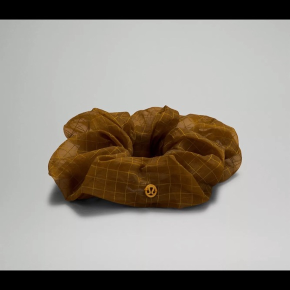 Lululemon uplifting Scrunchie oversized Hair Tie GLSC Gold Spice - Picture 2 of 2